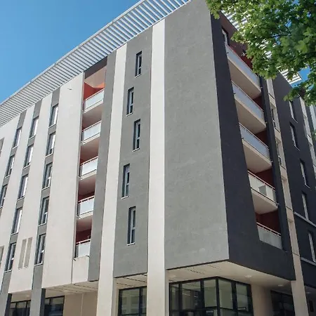 Twenty Business Flats Trigone 3* Nîmes