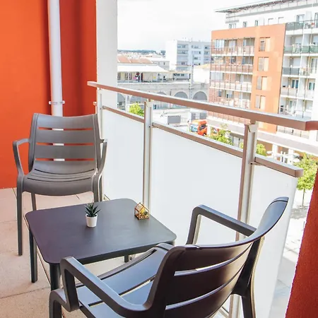 Twenty Business Flats Trigone