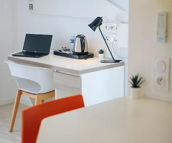 Ξενοδοχείο Twenty Business Flats Trigone Νιμ